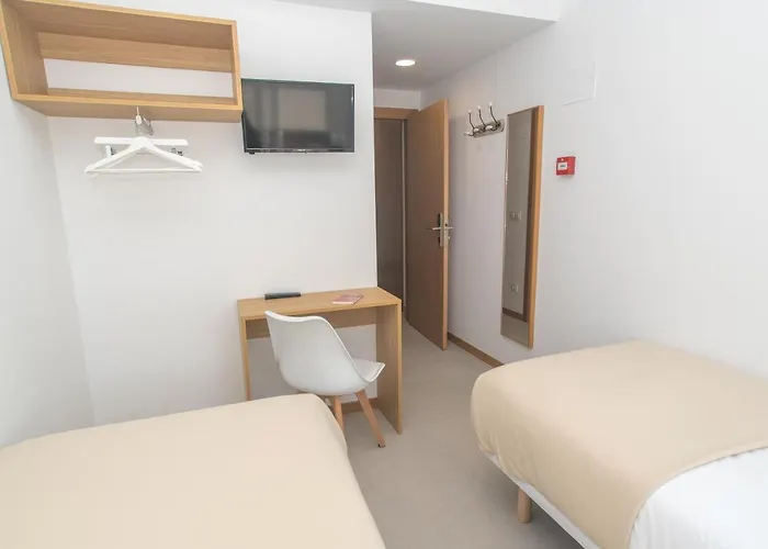 Rua Do Medio Konukevi Redondela